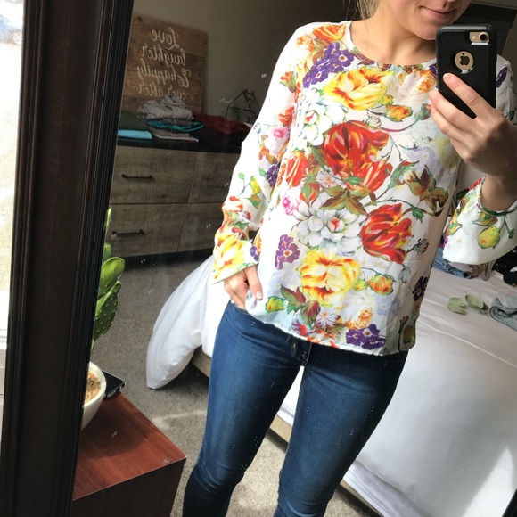 Forever 21 Tops - Forever 21 Floral Blouse